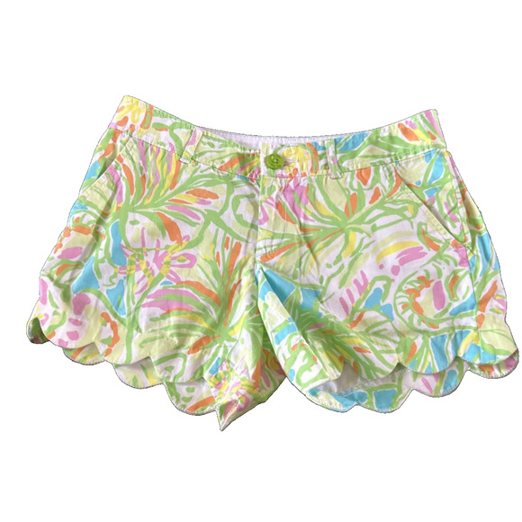 Lilly Pulitzer Buttercup Double Trouble Hawaiian Print Scalloped Hem Shorts 2 - Picture 1 of 7
